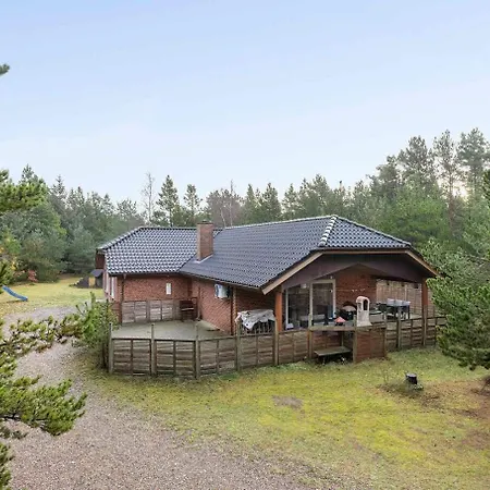 Large In Peaceful, Beautiful Nature Holiday home