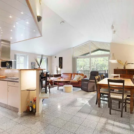 Large In Peaceful, Beautiful Nature Holiday home *